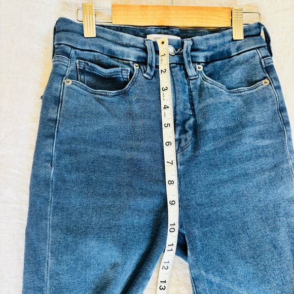 Good American Good Waist frayed hem skinny jean 0/25 - Picture 6 of 7